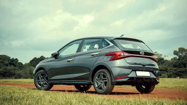 ppf-price-cost-in-india-vs-ceramic-coating-price-uses-benefits-vs-wax-price-uses-which-one-is-best-for-your-cars